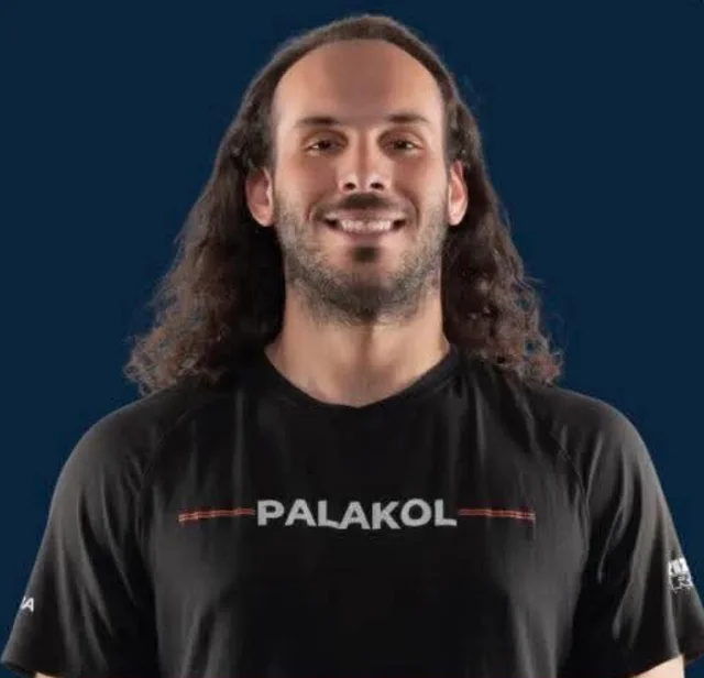 Edward Perez, world number 89 in the men's rankings, wearing Palakol